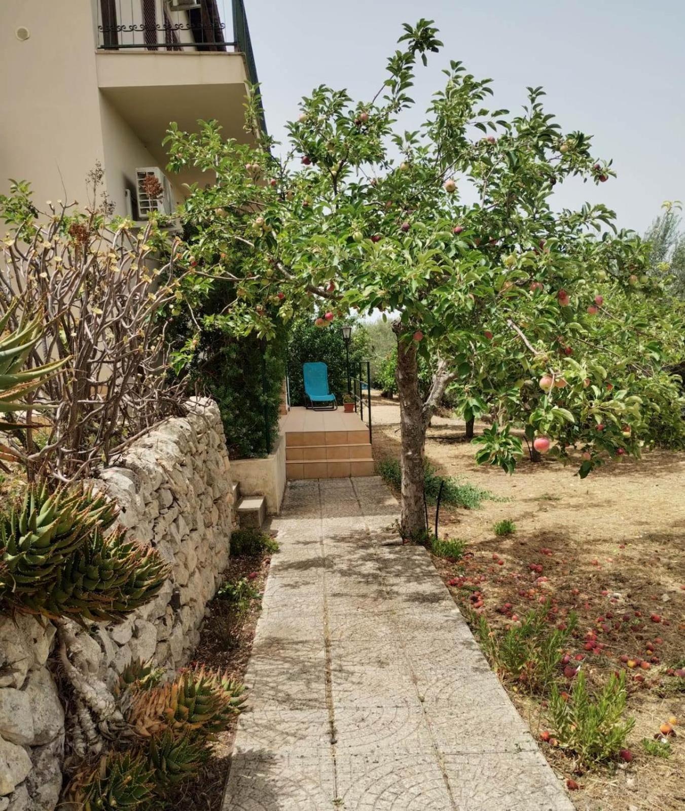 Ronnavona Casa Vacanze B&B К'ярамонте-Гульфі Екстер'єр фото